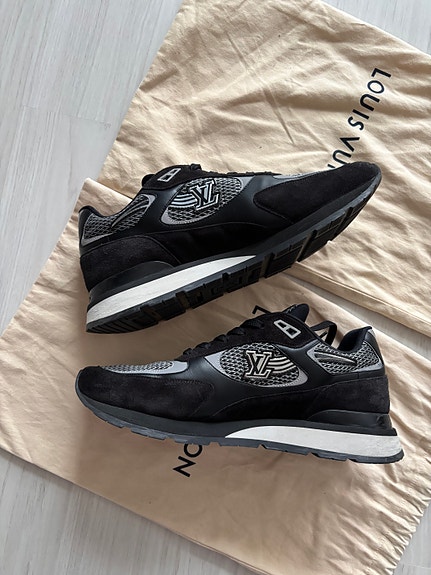 Louis Vuitton Run Away Black