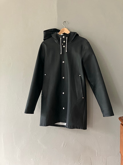 Stutterheim sadetakki XS musta
