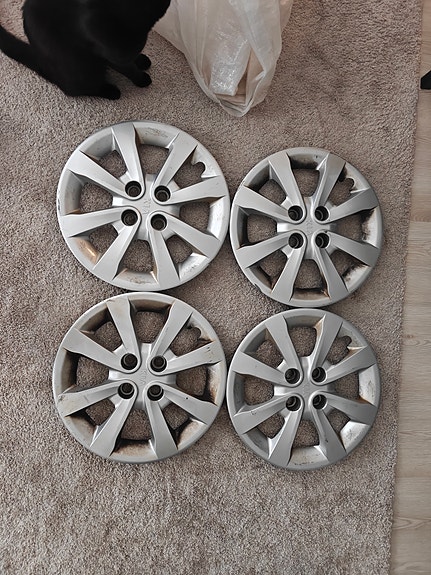 Original Kia Rio 2015 vm. pölykapselit 15-tuumaiset