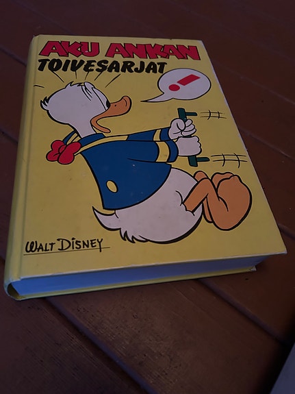 Aku Ankka Toivesarjat kovakantinen kirja