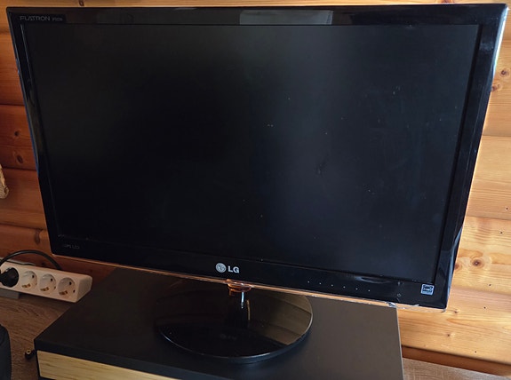 LG näyttö 23"