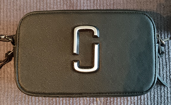 Marc Jacobs cross body laukku