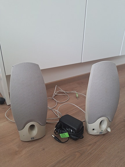 JBL kaiuttimet