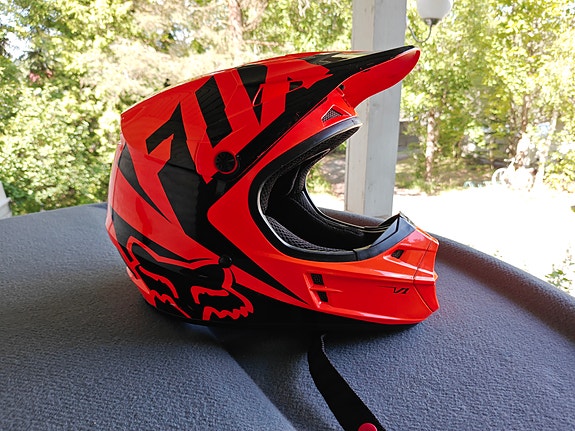 Fox motocross-kypärä (koko S)