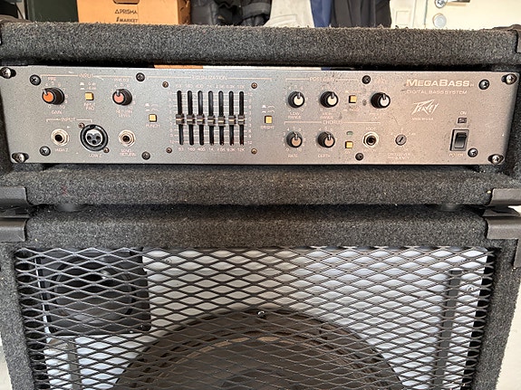 Peavey Megabass vahvistin 2x200w