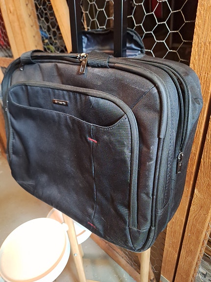 samsonite lentolaukku käy tietokone laukkuna myös