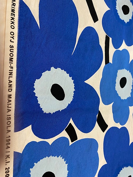 Marimekko Unikko verhot ja kappa