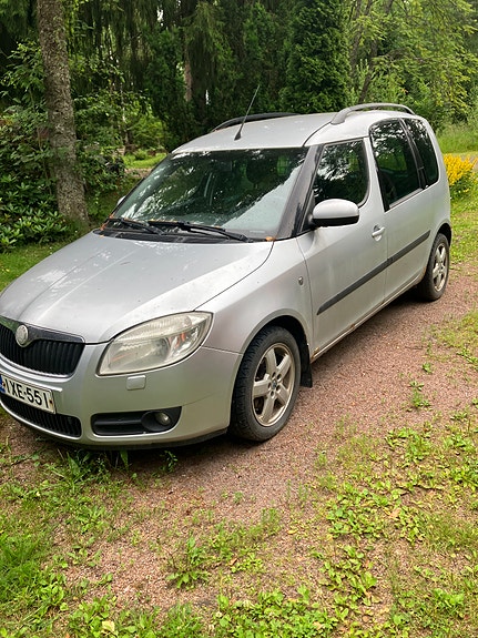 Viallinen Skoda roomster