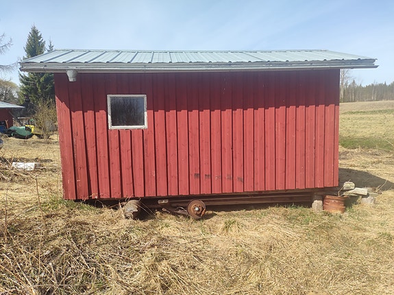 Talviasuttava mökki