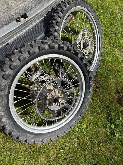 Kx kxf renkaat vanteet 19 21”