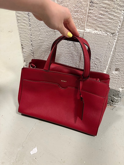 DKNY punainen nahkalaukku