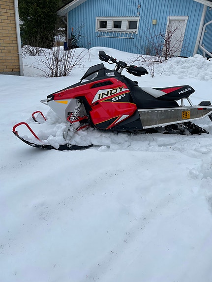 Moottorikelkka Polaris Indy 600