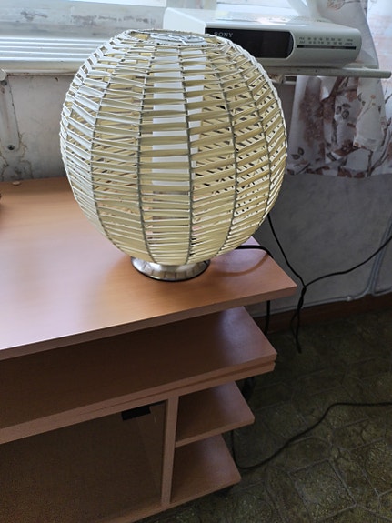 IKEA pöytälamppu punottu varjostin