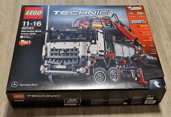 LEGO Technic 42043: Mercedes-Benz Arocs 3245 (avaamaton)
