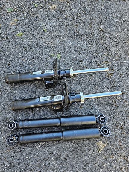 Volkswagen Caddy mk4 iskunvaimentimet
