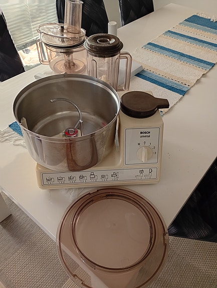 Bosch monitoimikone