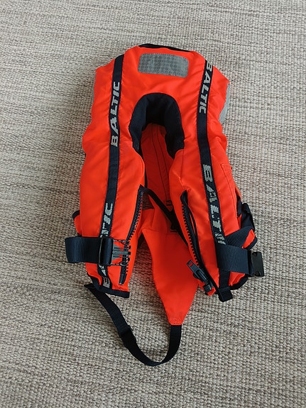 Lasten Baltic pelastusliivit. Alle 15 kg.