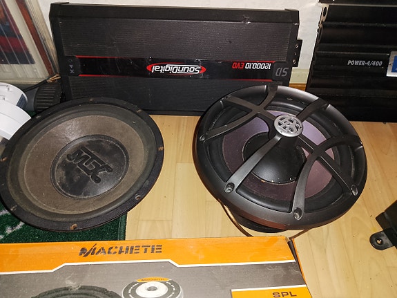 Machete LW-80A4 8" kaiuttimet ja Soundigital 12000.1D