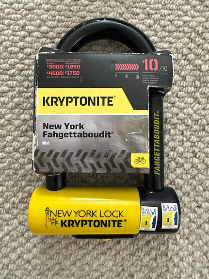 Kryptonite New York Fahgettaboudit U-lukko polkupyörälle.