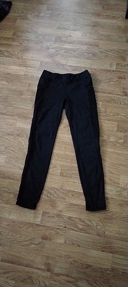 Mustat legginssit, koko M