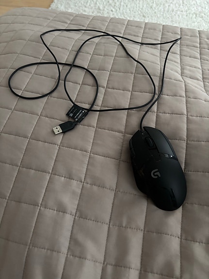 Logitech G 402-pelihiiri