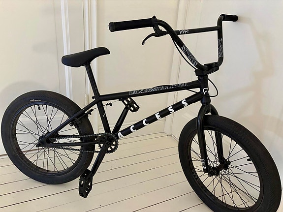 Cult Access BMX 20" musta unisex