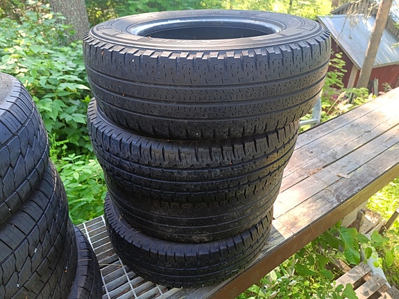215/70r15C Michelin Agilis Camping kesärenkaat
