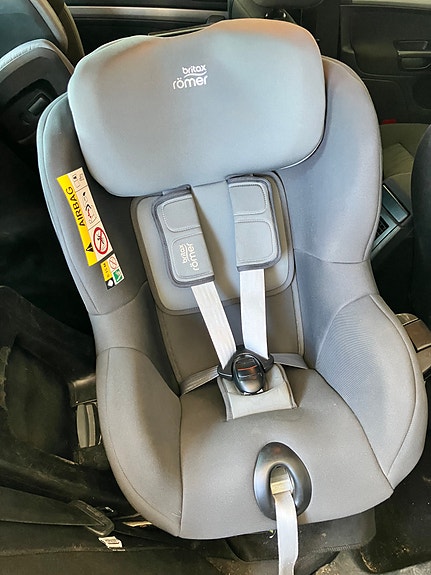 Britax Swingfix M i-Size istuin