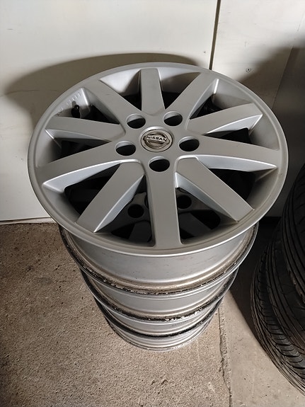 Nissan alkuperäiset vanteet
