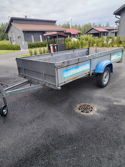 iso kärry korkeilla laidoilla!