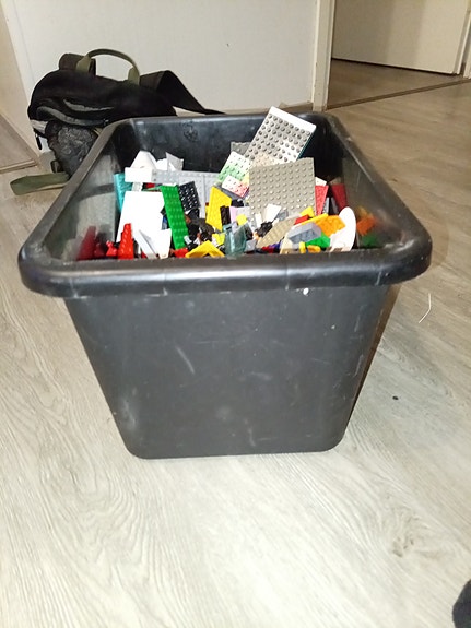 Lego palikoita iso laatikollinen