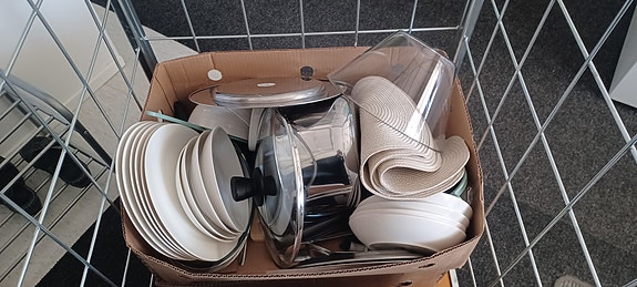 Russell Hobbs kahvinkeitin ja sekalainen keittiötarvikepaketti
