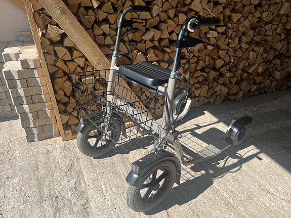 Myydään Esla citypotkuri