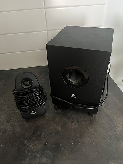 Logitech 5.1 kaiuttimet