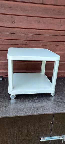 Ikea Tingby apupöytä