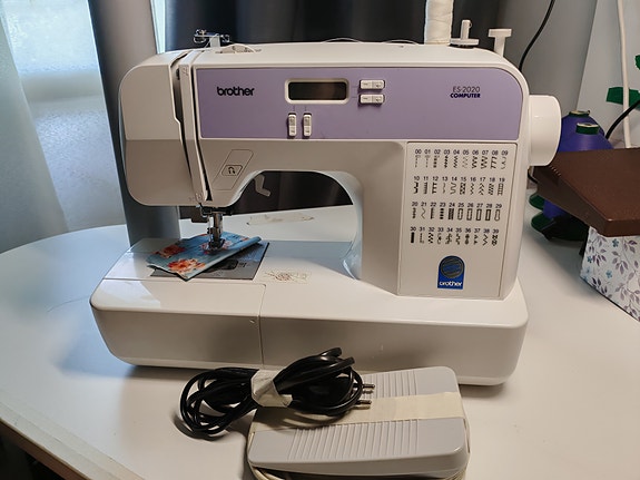 elektroninen ompelukone brother es 2020