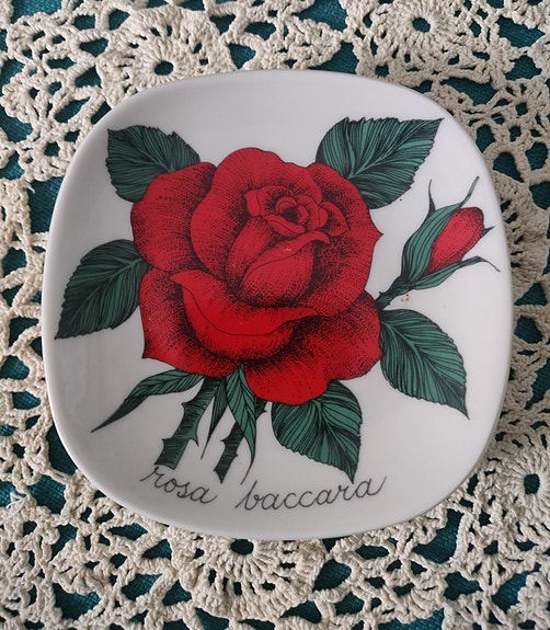 Arabia Rosa Baccara seinälautanen, Esteri Tomula (siisti)