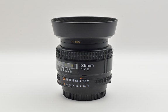 Nikon 35mm f/2 AF-D