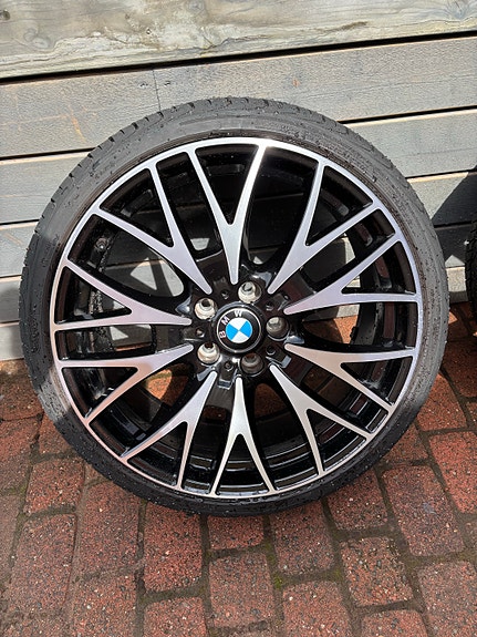 4kpl BMW alkuperäiset vanteet 20” 5x120 (sis. Hyvä kuntoiset kesärenkaat)