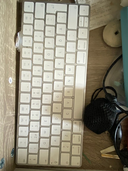 Apple langallinen näppäimistö valkoinen