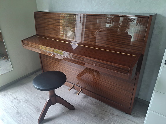 Hellas-piano