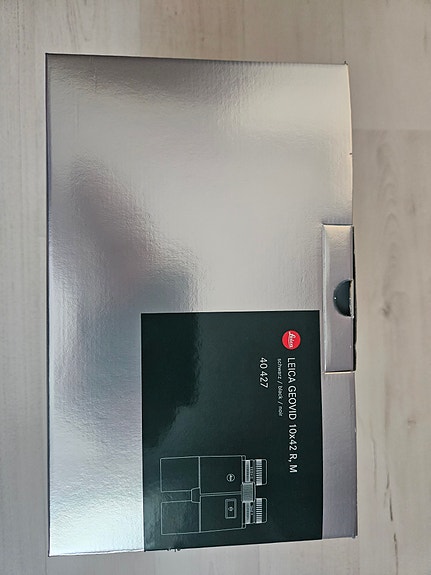 Leica Geovid 10x42 R kiikarit etäisyysmittarilla.