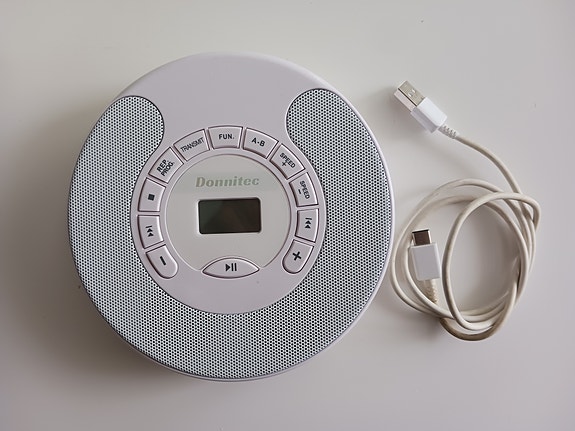 Donnitec CDP-3032 kannettava CD/MP3/USB-soitin+virtajohto