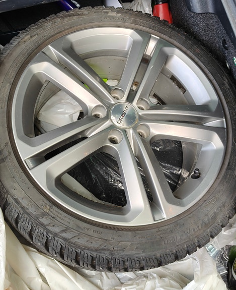 VW alkuperäiset alut nastarenkailla 5x112 225/45r17