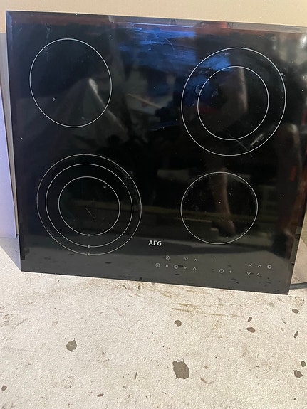 AEG keraaminen liesitaso 60 cm musta