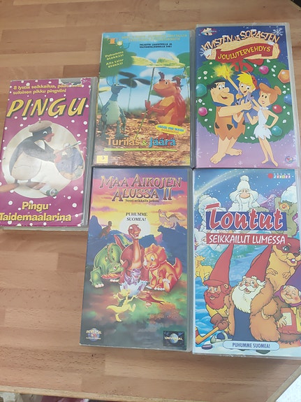 Lasten VHS-kasettien setti piirretyt