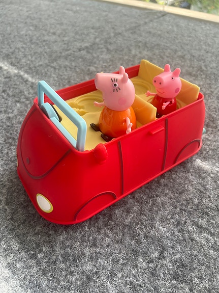 Pipsa possu perheauto äänillä