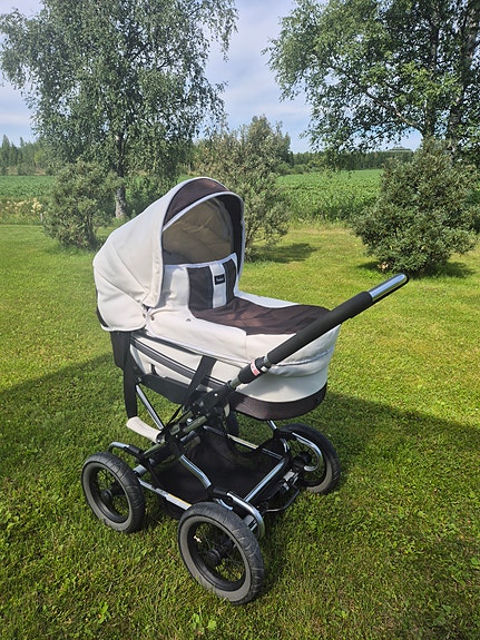 Emmaljunga Edge Duo Combi Sport -yhdistelmävaunut + runsaasti varusteita