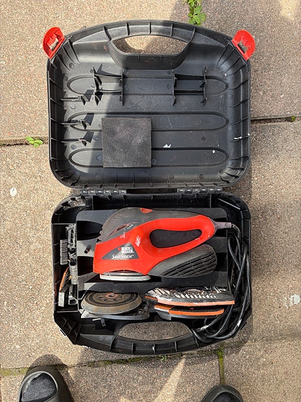 Black & Decker monitoimihiomakone