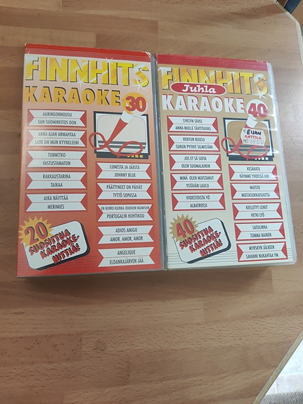 Finnhits Karaoke 30 ja 40 vhs kasetit